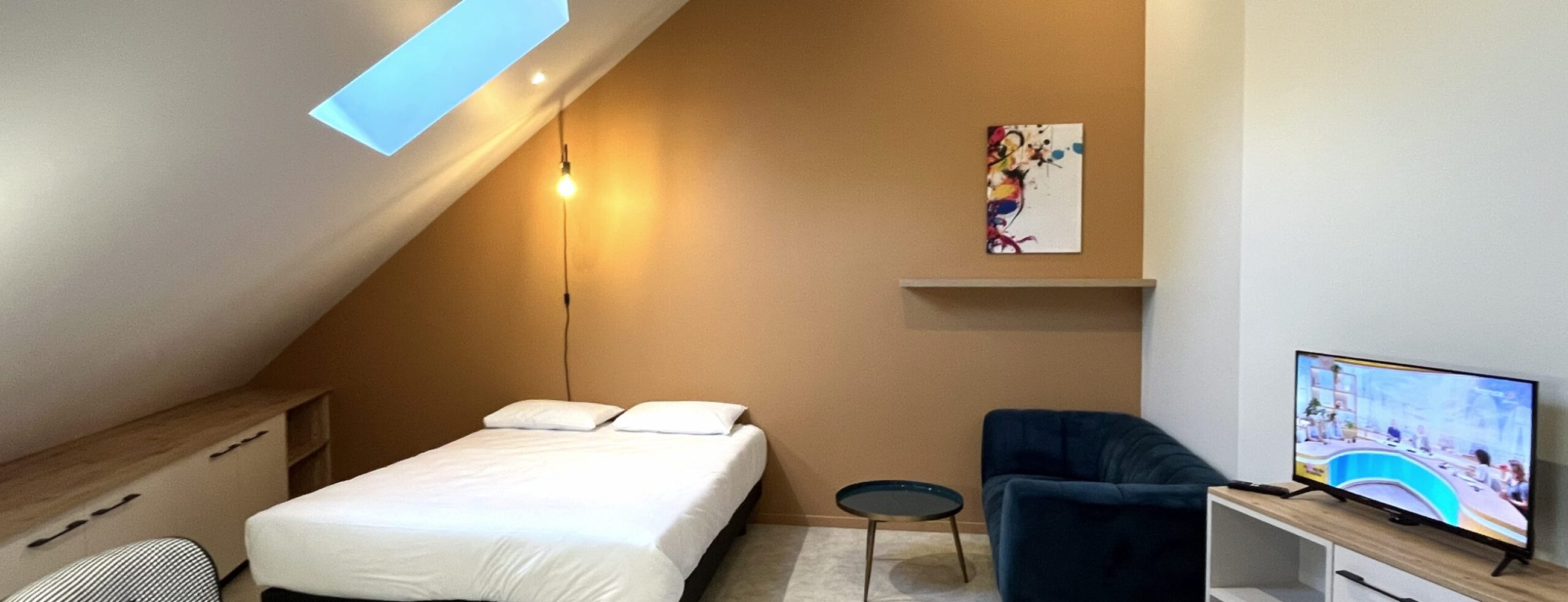 Chambre double et salon T2